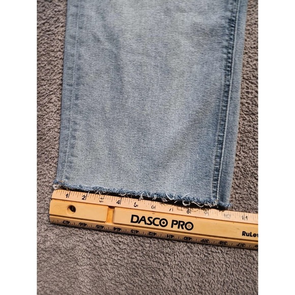 Old Navy Extra High-Rise Sky-Hi Wide-Leg Jeans Women's 12 Light Wash Raw Hem - Picture 2 of 10